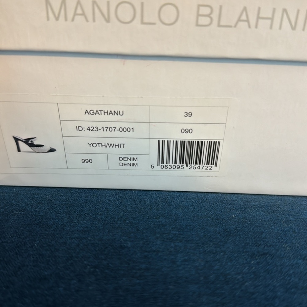 Manolo Blahnik Denim heeled mule.  EUC- comes with box & 2 dust bags. - Picture 5 of 6